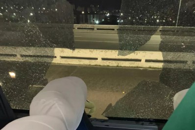 Ônibus de clube da Série B é atingido após estreia no Brasileirão