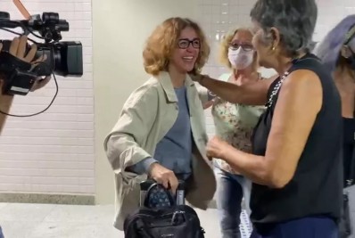 Paraibana que vivia em Mariupol, na Ucrânia, chega ao Brasil depois de fugir da guerra