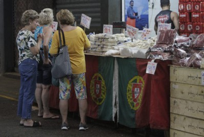 Cariocas vão às compras no Cadeg para garantir itens do almoço de Páscoa