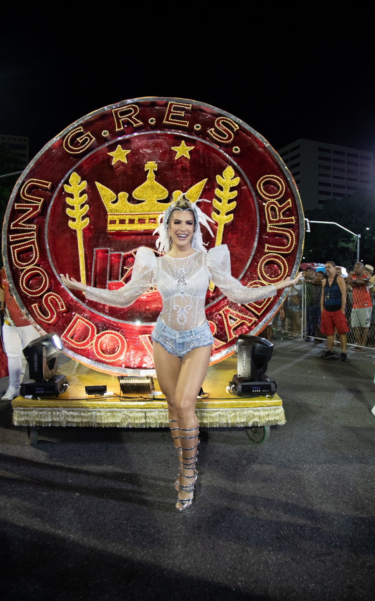 Lore Improta no &uacute;ltimo ensaio t&eacute;cnico na Marqu&ecirc;s de Sapuca&iacute;