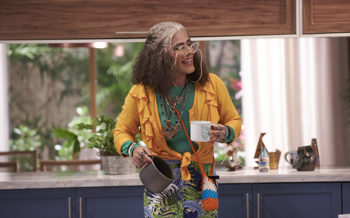 Rodrigo Sant'Anna é a dona Isadir de 'A Sogra Que Te Pariu', primeira sitcom brasileira da Netflix - Divulgação/Netflix/Helena Barreto