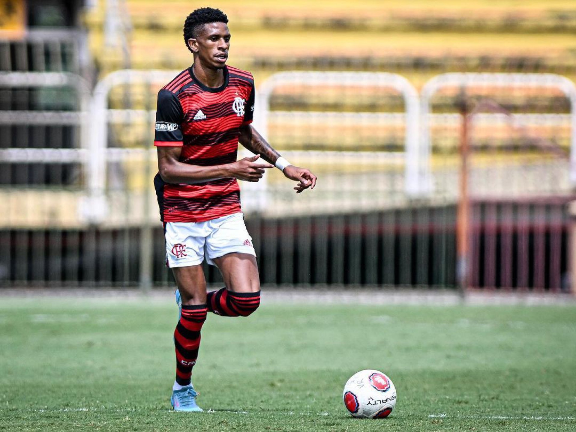 André Luiz atuando pela equipe Sub-20 do Flamengo - Reprodução/Instagram