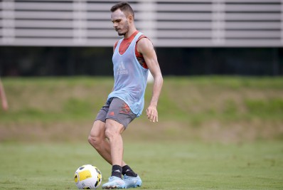 Flamengo confirma saída de Renê para o Internacional