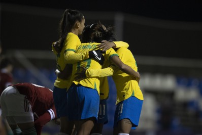 Seleção feminina bate a Hungria por 3 a 1 e consegue primeira vitória em 2022