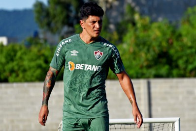 Autor do gol do Fluminense, Cano elogia Diniz: 'Mudou o pensamento de muitos jogadores'