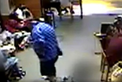 Polícia Civil tenta identificar homem acusado de ataques racistas em shopping na Barra da Tijuca