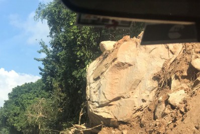 Uma semana depois das chuvas, BR-101 continua em sistema pare e siga