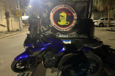 Duas pessoas são presas no Maracanã com motocicleta roubada