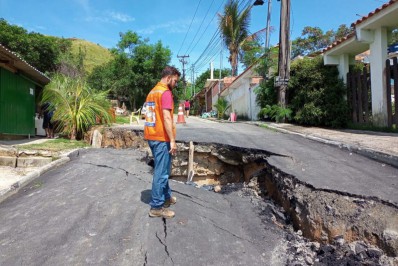 Rachaduras no solo preocupam moradores de Angra