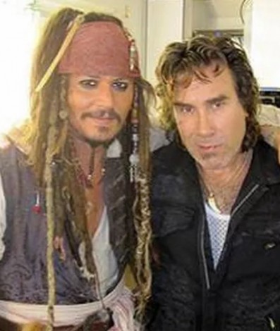 Jonathan Shaw com Johnny Depp - Divulgação