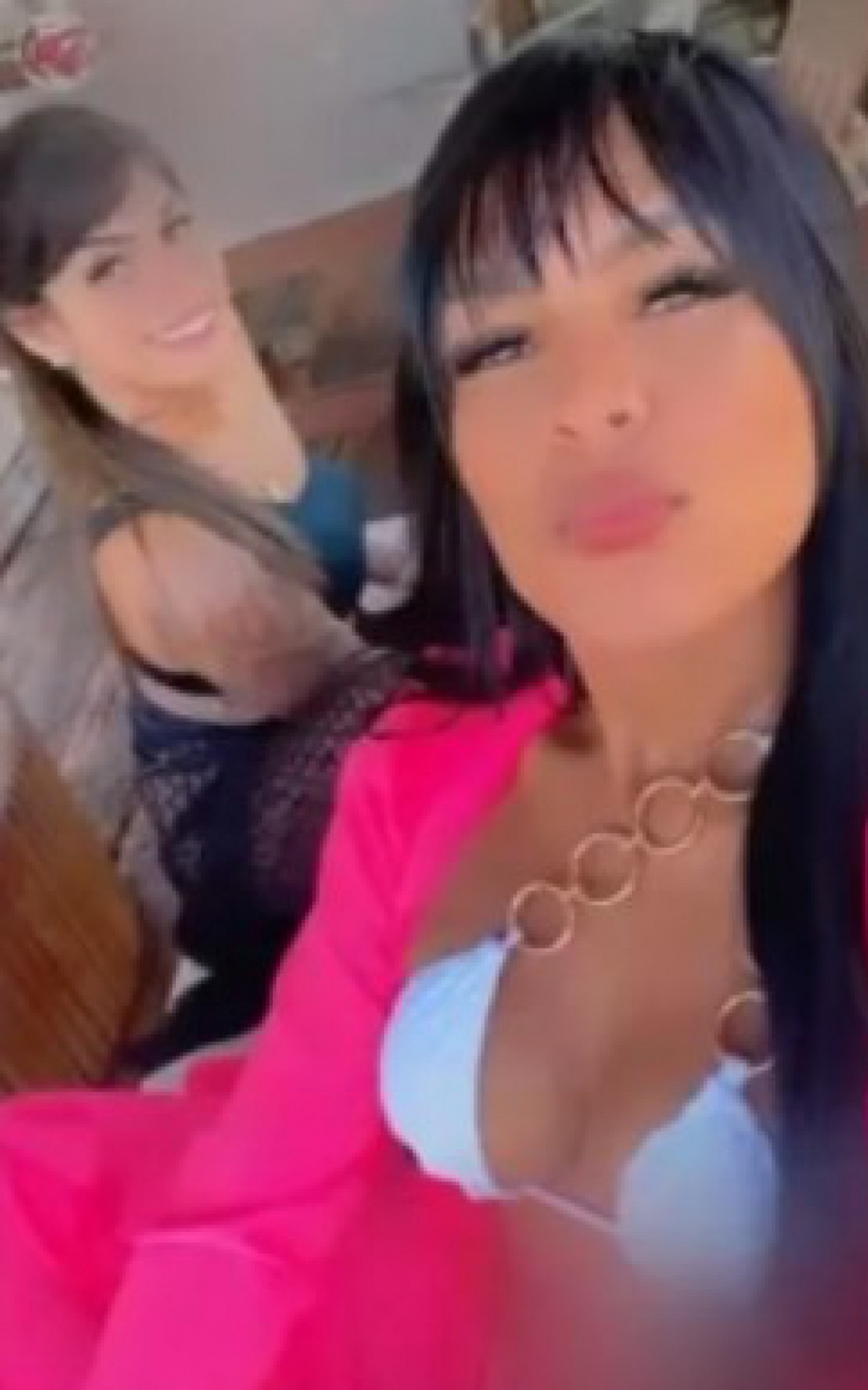 Laylla e Adrian Grace foram presas ao tentarem fugir de um tiroteio entre criminosos e policiais em um veículo com um quilo de cocaína - Reprodução / Instagram