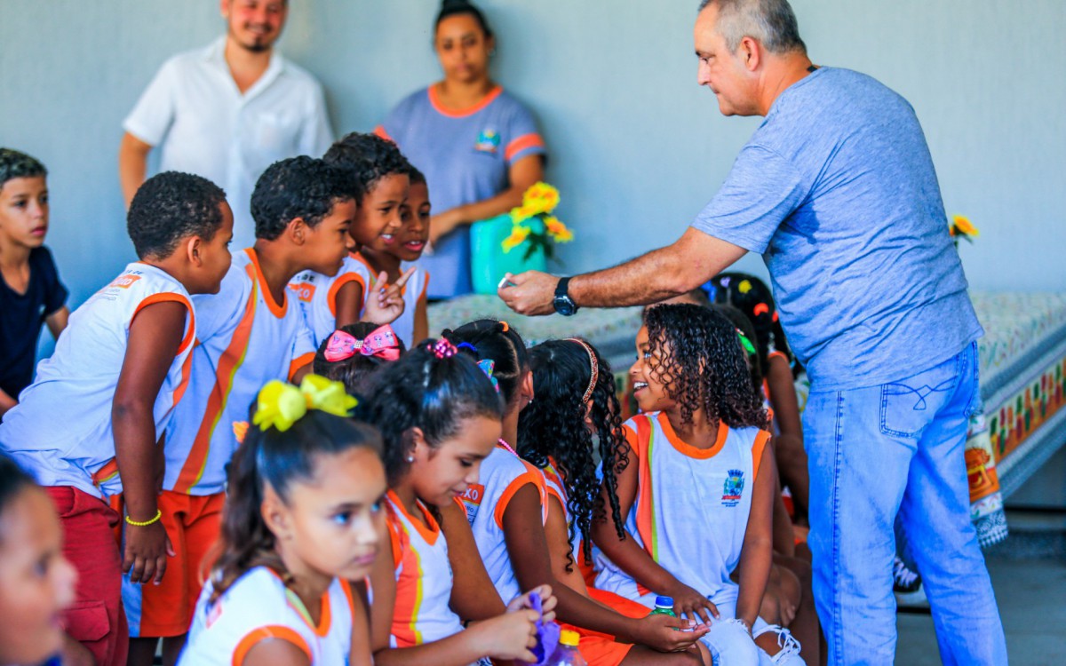 O coordenador da USF, William do Valle, interagiu com os alunos e falou sobre a Covid-19