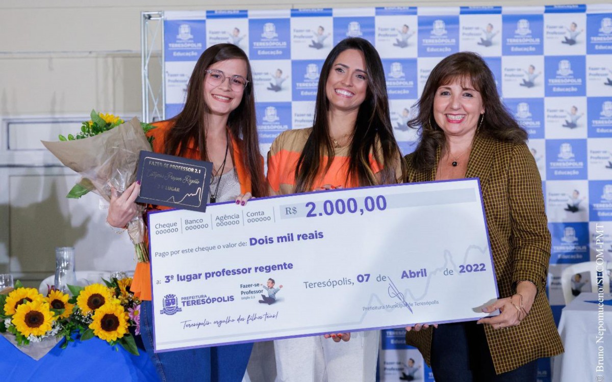 Natasha Soares 3&ordm; lugar Professora Regente