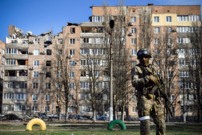 Exército russo intensifica cerco a Mariupol e ameaça o leste da Ucrânia