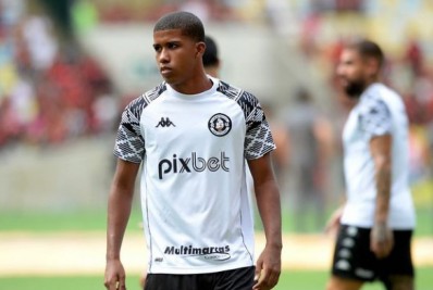 Barcelona faz proposta e meia do Vasco é observado por outros clubes europeus