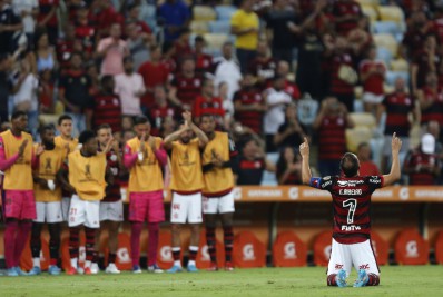 Lateral sente dores musculares, e Flamengo pode ter mais um atleta no Departamento Médico