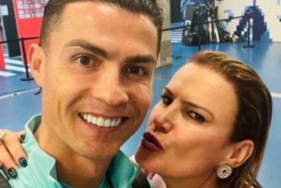 Irmã de Cristiano Ronaldo sai em defesa do jogador após tapa em celular: 'Não tem que provar nada a ninguém'