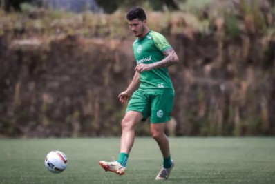 Vasco anuncia contratação de zagueiro de clube da Série A