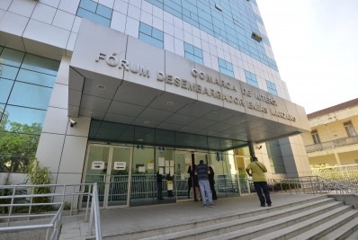 Advogado passa mal e um dos acusados pela morte de Anderson do Carmo não será julgado nesta terça