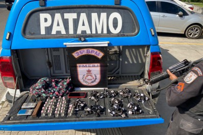 Dupla é presa por tráfico de drogas em Arraial do Cabo