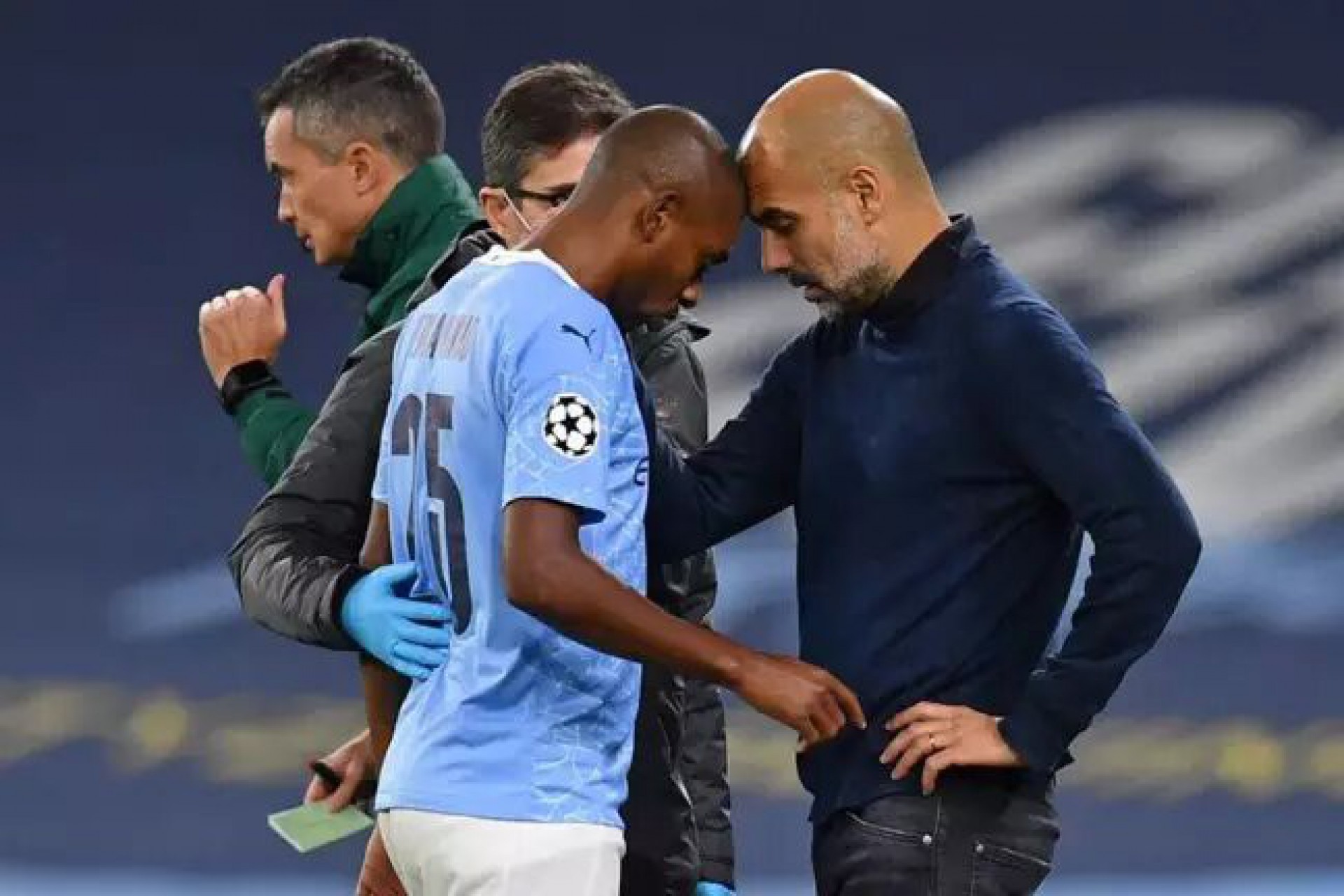 Fernandinho vai deixar o Manchester City - Foto: PAUL ELLIS/AFP