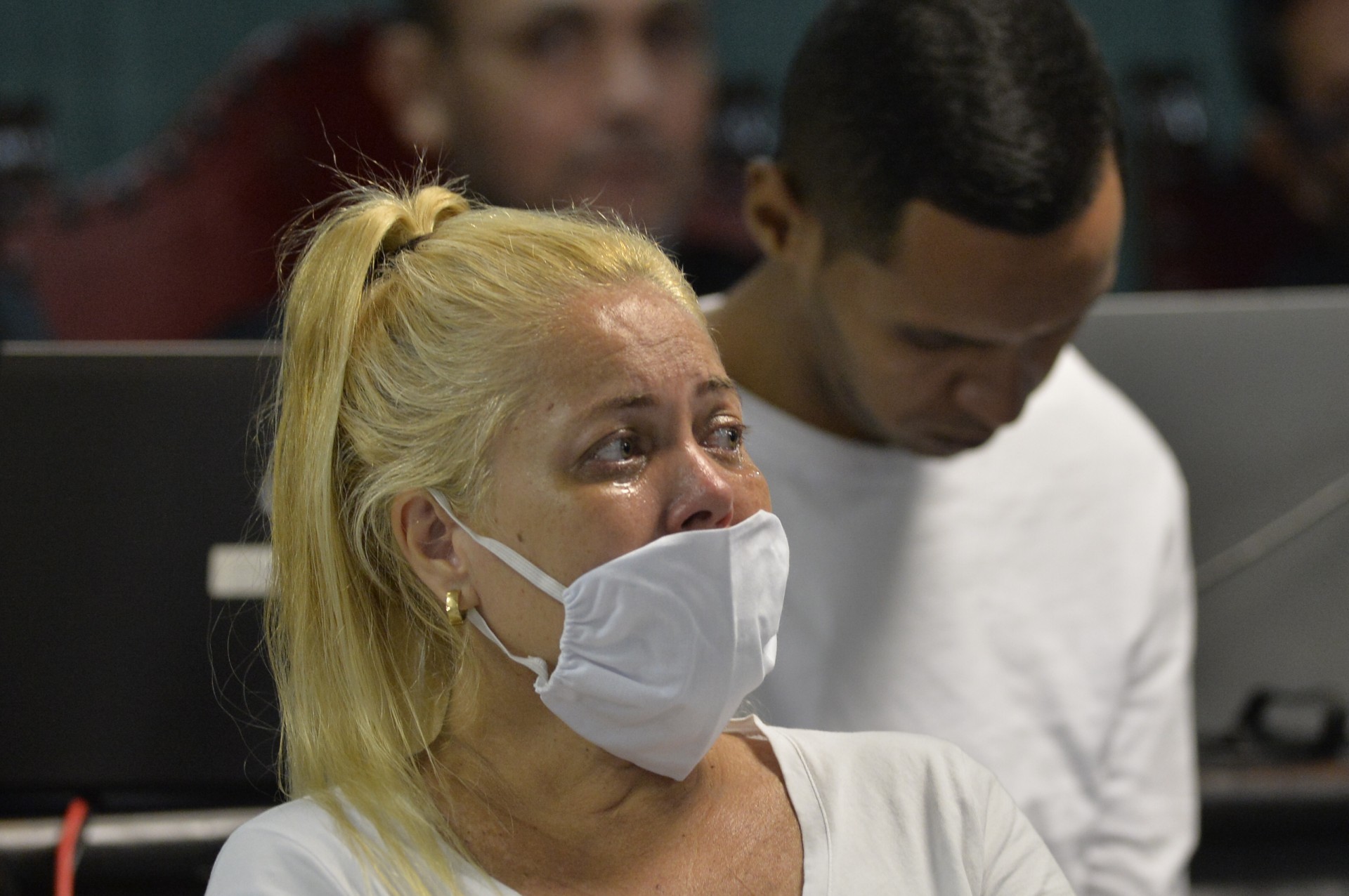 Julgamento sobre a morte do Pastor Anderson do Carmo, no tribunal do J&uacute;ri, em Niter&oacute;i, nesta ter&ccedil;a-feira (12). Na foto, a esposa do ex-PM, Andrea Santos Maia.  - Fabio Costa/ Ag&ecirc;ncia O Dia                           