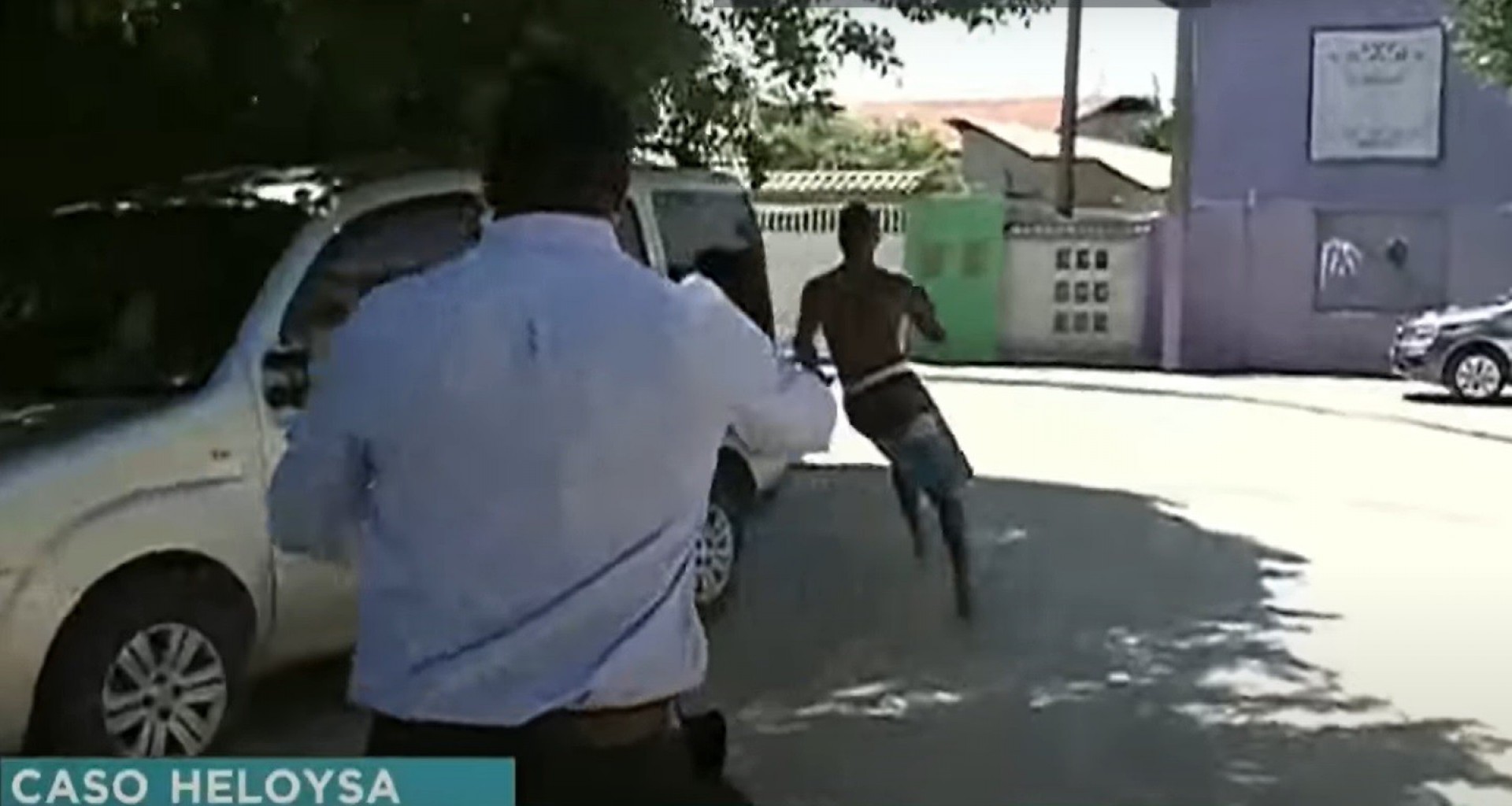 Após a fuga, jornalista corre atrás do suspeito durante o programa ao vivo - Reprodução