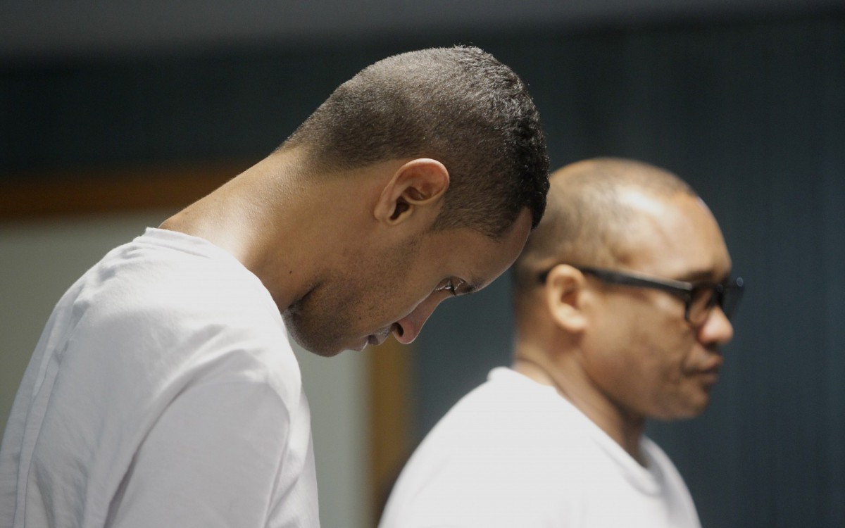 Policia - O julgamento de quatro reus do caso Flordelis terminou as 9h desta quarta-feira, apos 22 horas de dura&ccedil;ao, no Forum de Niteroi, na Regiao Metropolitana do Rio, com quatro condena&ccedil;aoes.