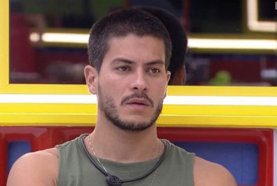 'BBB 22': Arthur Aguiar reclama de cardápio em festas do reality