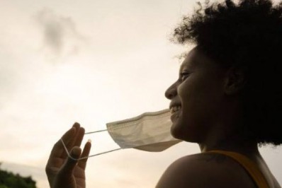 Prefeito de Cabo Frio retira obrigatoriedade de uso de máscara em vias públicas