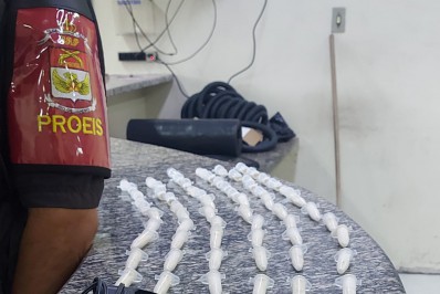 Polícia apreende drogas, munição e rádio comunicador em Rio das Ostras