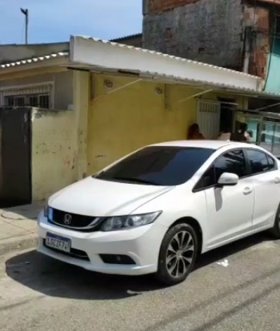 Veículo usado por sequestradores é localizado por agentes da 16ª DP (Barra da Tijuca) - Divulgação