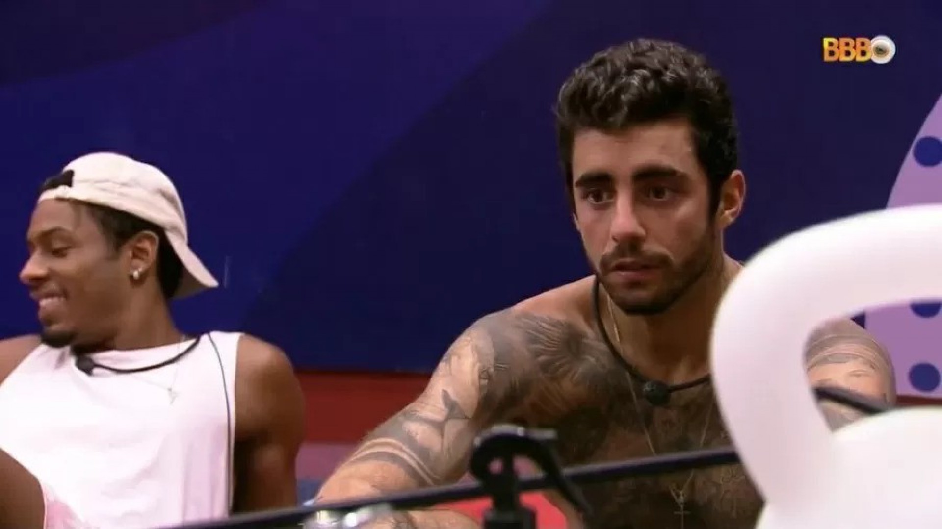 Paulo André diz que Pedro Scooby abandonou o Brasil e surfista rebate - Reprodução/Globoplay