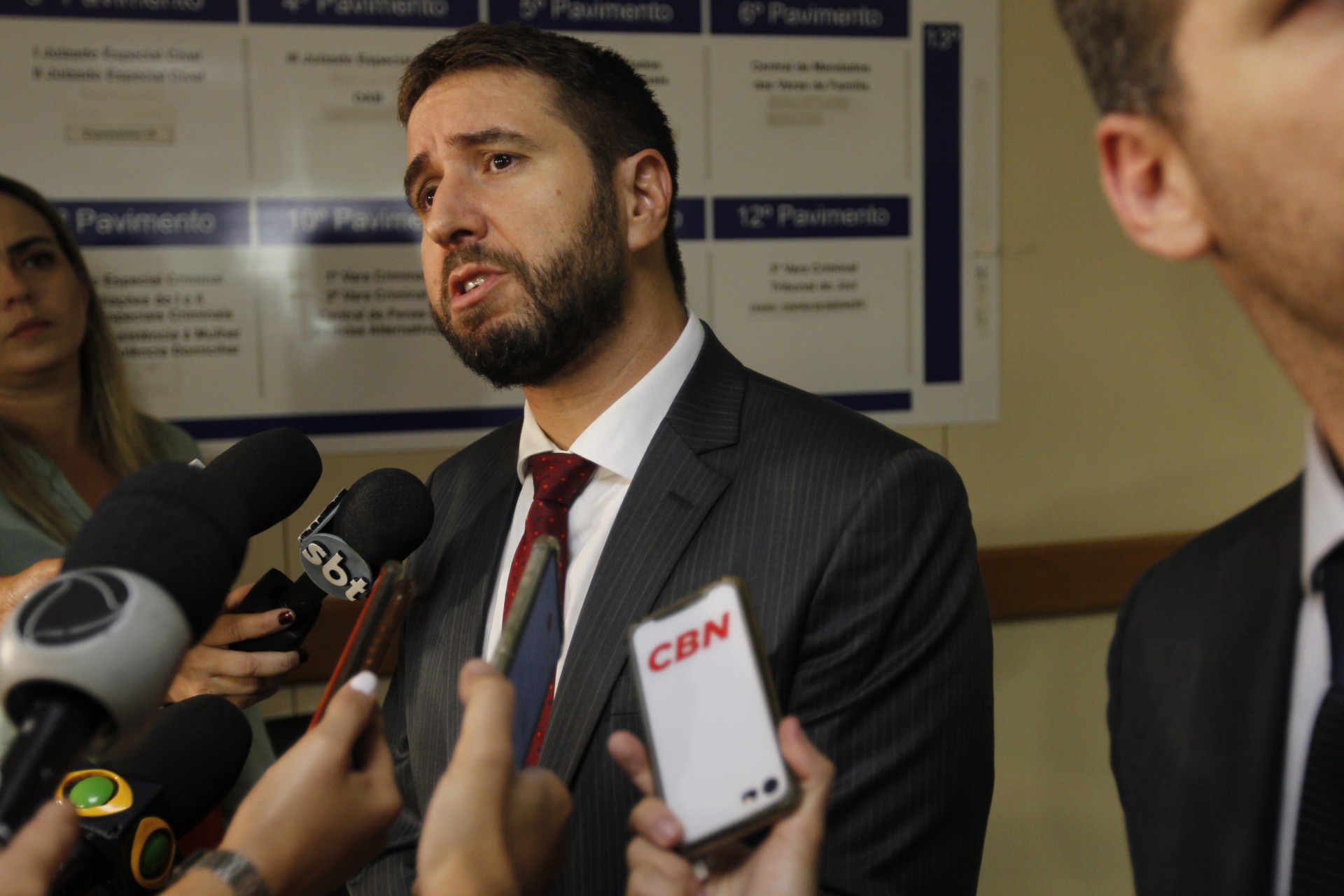 O promotor Carlos Andrade afirmou que o Minist&eacute;rio P&uacute;blico saiu satisfeito do julgamento - Reginaldo Pimenta / Agencia O Dia