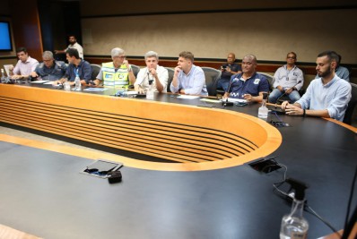 Secretário diz que pessoas podem ir às ruas durante o desfile na Sapucaí, mas que 'tudo será monitorado'