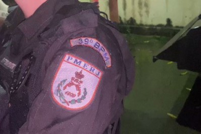 PMs recuperam carga roubada de carne e prendem quatro suspeitos na Baixada Fluminense