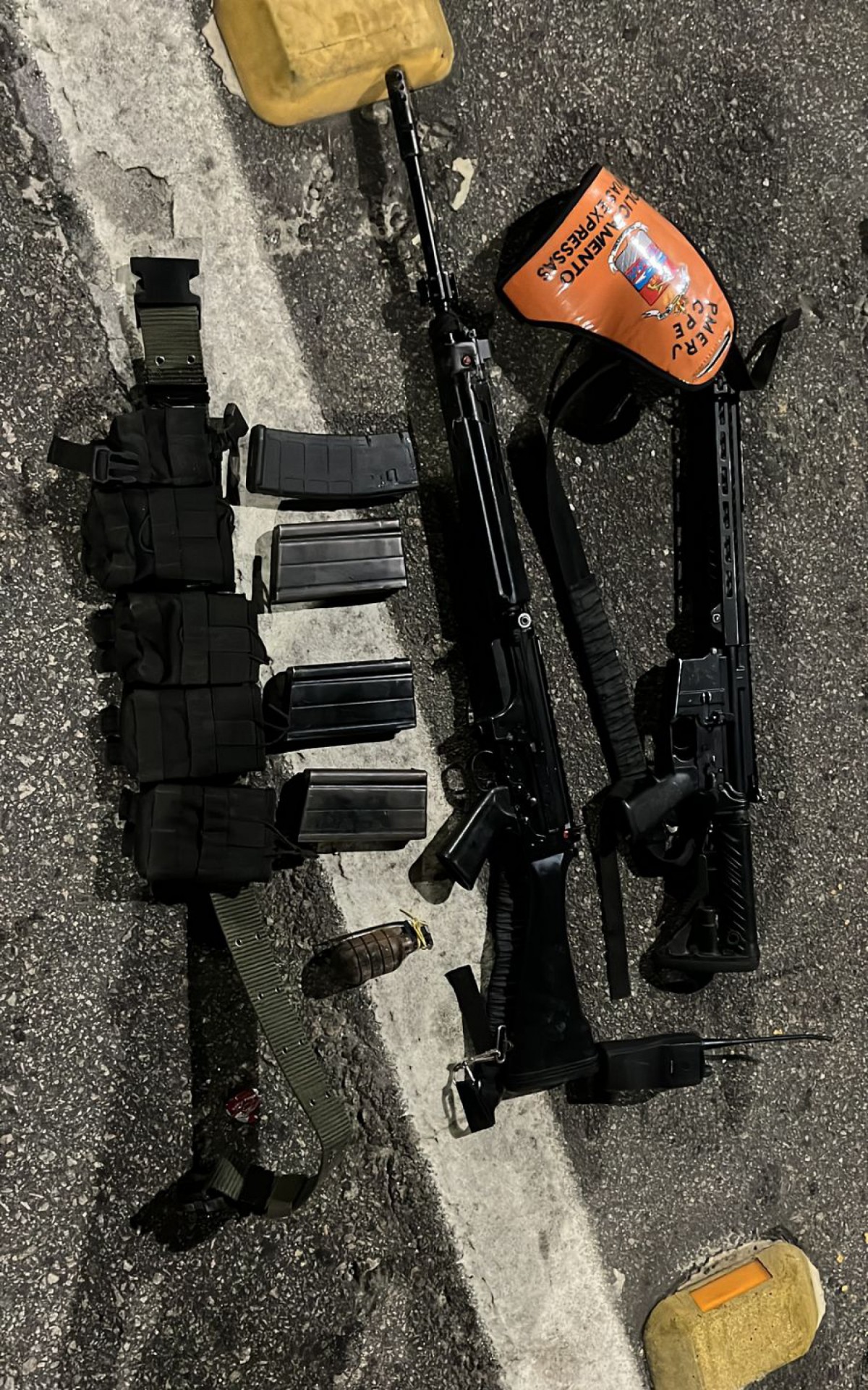 Material apreendido pela PM na Linha Amarela