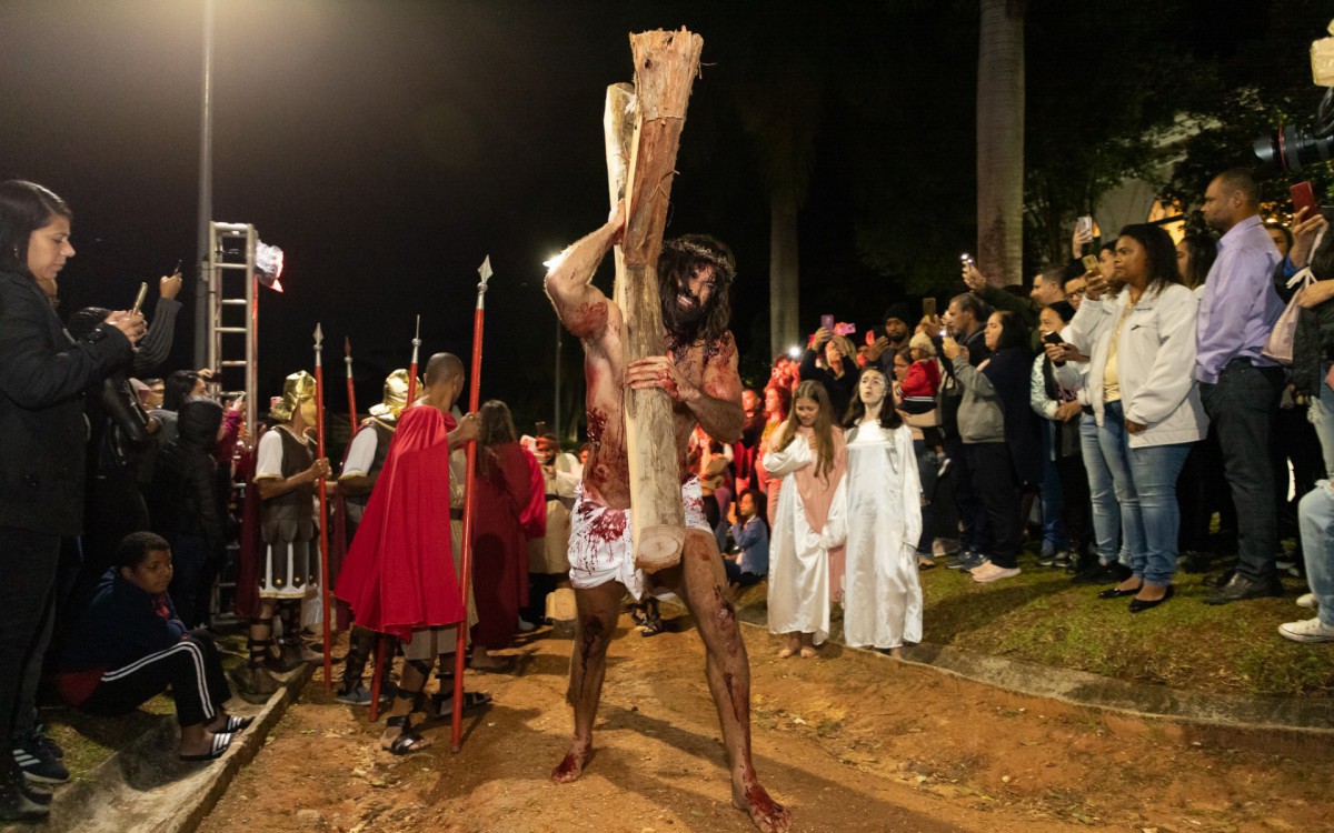 Encena&ccedil;&atilde;o foi realizada ao ar livre em cart&atilde;o postal da cidade