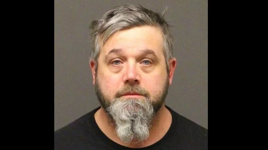 Homem é preso após polícia achar 183 animais no freezer de sua casa