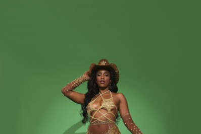 Conheça as rainhas de bateria que vão passar pela Sapucaí hoje