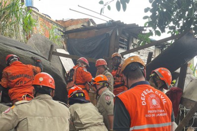 Jovem que ficou preso em rocha não corre risco de amputação