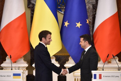 Macron indica visita à Ucrânia em breve para levar mensagem de apoio