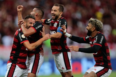 Com boa atuação, Flamengo supera o São Paulo e consegue primeira vitória no Brasileirão
