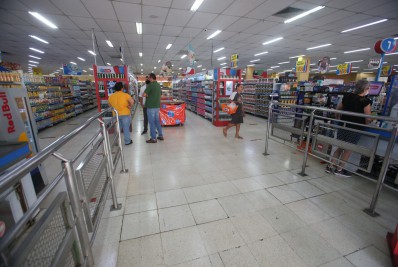 Preços nos supermercados recuam 0,94% no primeiro trimestre, aponta Abras