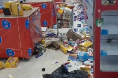 Saque em supermercado teria sido a mando de traficantes do Complexo do Alemão