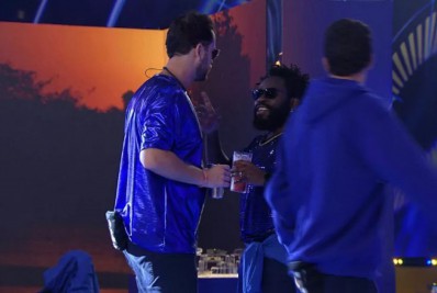 Douglas Silva e Gustavo trocam farpas: 'Otário'