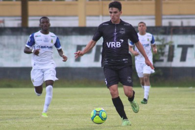 Pérolas Negras sofre virada e perde na estreia da Série D