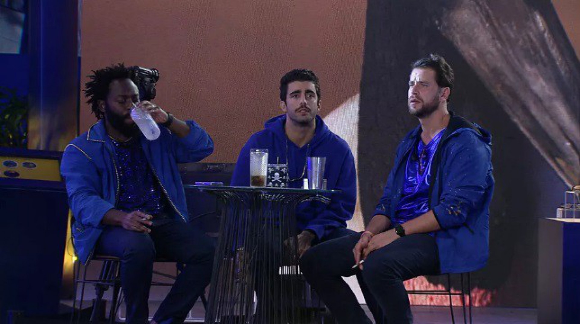 Douglas e Gustavo discutem na festa  - Reprodução/Gshow