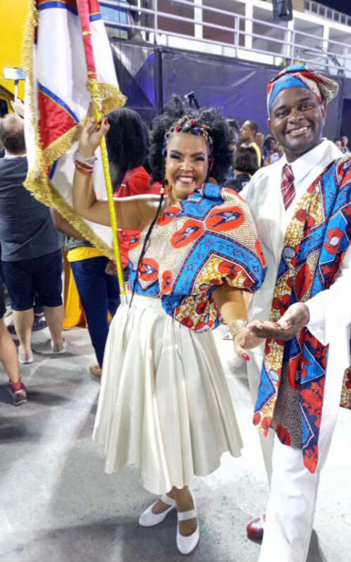 Douglas Valle dever&aacute; est&aacute; presente ao lado da porta-bandeira, Ja&ccedil;an&atilde; Ribeiro, no desfile na Sapuca&iacute;, na quinta-feira
