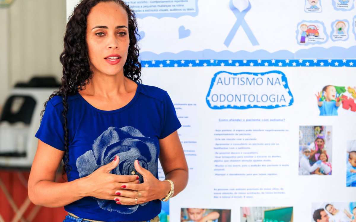 Formada em t&eacute;cnica de enfermagem e estudante de pedagogia, Bianca de Oliveira, lembrou que &eacute; preciso entender a conscientiza&ccedil;&atilde;o do autismo